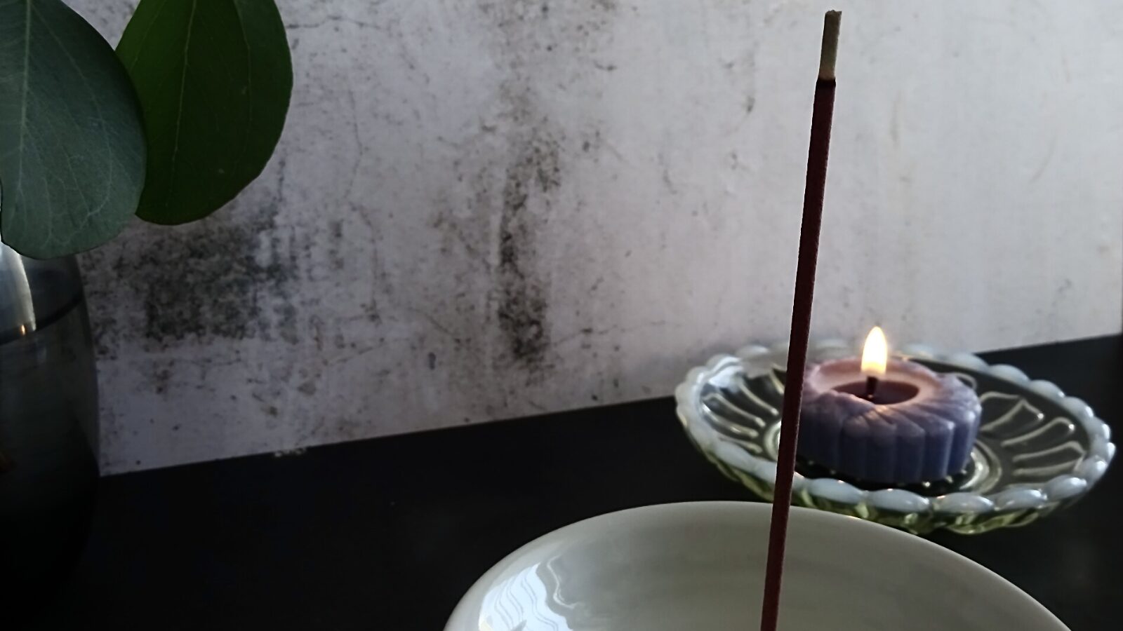 お香とお線香の違い｜50代女性の暮らしに取り入れるセルフケア時間