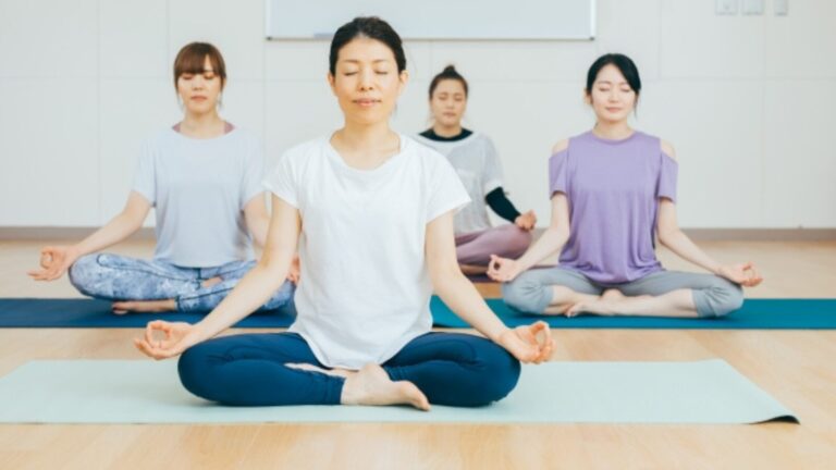 50歳から始めたホットヨガ｜更年期の汗・むくみに感じた変化と効果