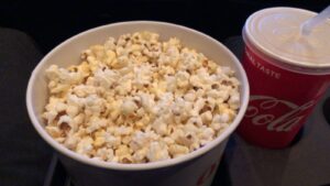 50代女性に増えている“おひとりさま映画”の楽しみ方と心の休まり方